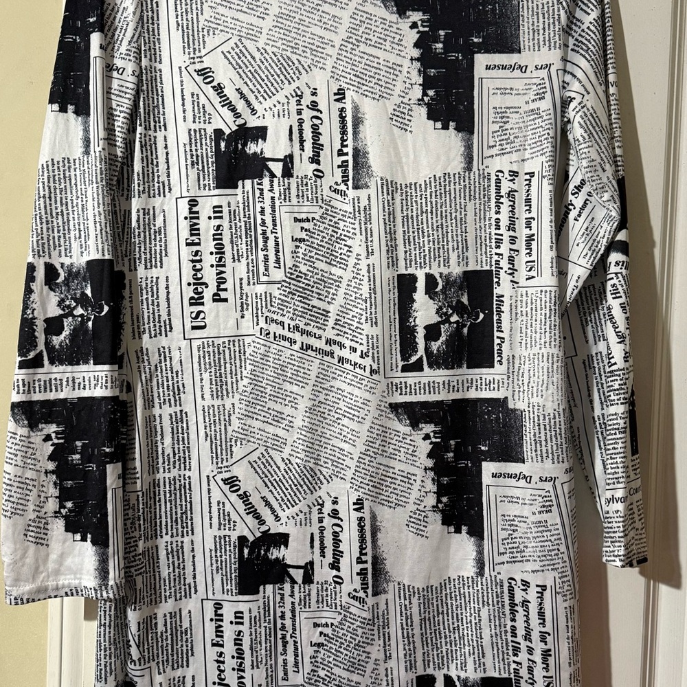 Black and White Newspaper Print Dress - Picture 4 of 4